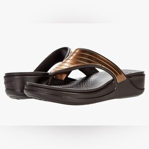 Crocs NEW Monterey Metallic Strap Wedge Flip‎ Sandals Size 8